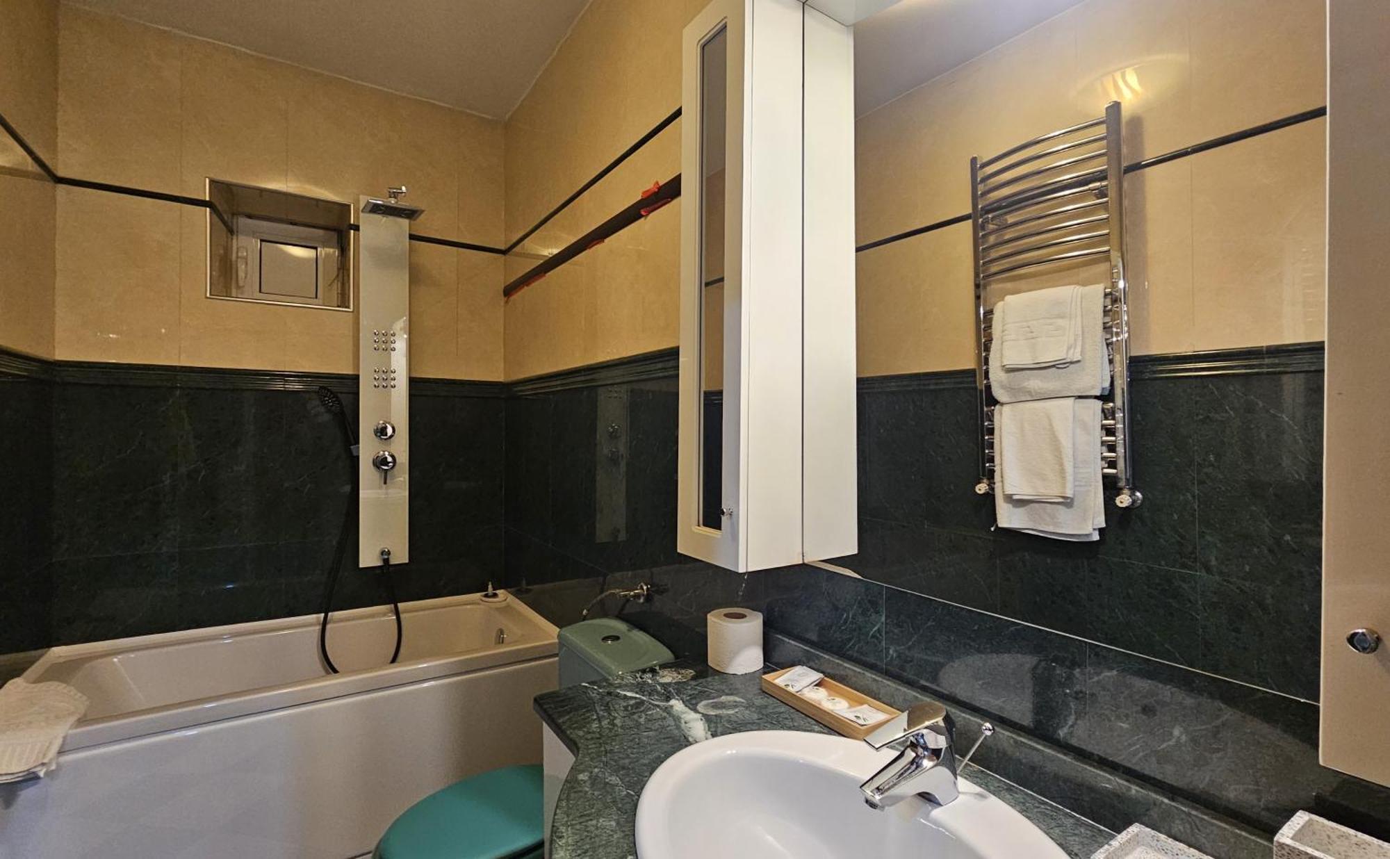 Simple Villa Rooms National Arena Self Check In بوخارست المظهر الخارجي الصورة